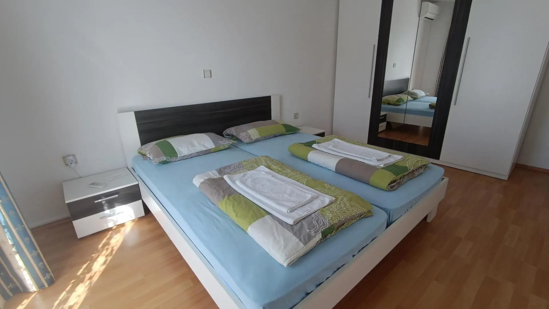 بيت للعطل Apartmani Jt زادار